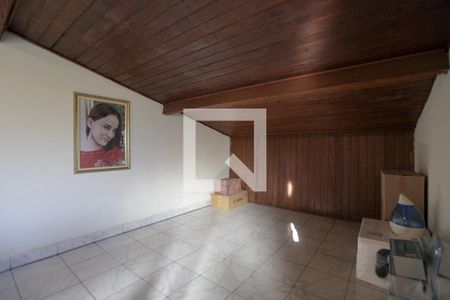 Casa à venda com 450m², 5 quartos e 4 vagas Casa à venda com 450m², 5 quartos e 4 vagasSotão