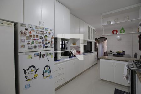 Casa à venda com 450m², 5 quartos e 4 vagas Casa à venda com 450m², 5 quartos e 4 vagasCozinha