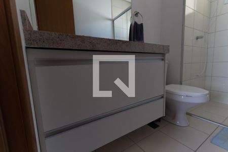 Apartamento para alugar com 64m², 2 quartos e 1 vaga Apartamento para alugar com 64m², 2 quartos e 1 vagaBanheiro da Suíte 1