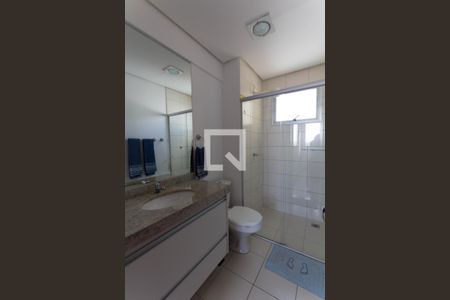Apartamento para alugar com 64m², 2 quartos e 1 vaga Apartamento para alugar com 64m², 2 quartos e 1 vagaBanheiro da Suíte 1