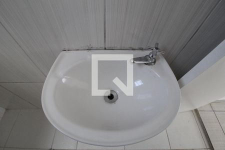 Banheiro de kitnet/studio para alugar com 1 quarto, 27m² em Jardim Gonçalves, Sorocaba