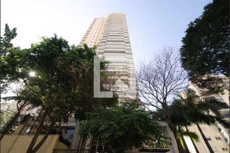 Apartamento à venda com 216m², 3 quartos e 4 vagasFachada
