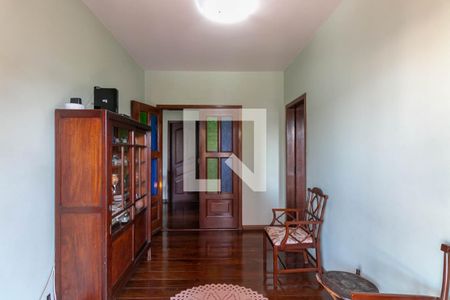 Casa à venda com 300m², 4 quartos e 4 vagas Casa à venda com 300m², 4 quartos e 4 vagasQuarto Suíte