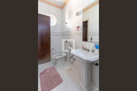 Casa à venda com 300m², 4 quartos e 4 vagas Casa à venda com 300m², 4 quartos e 4 vagasBanheiro da Suíte