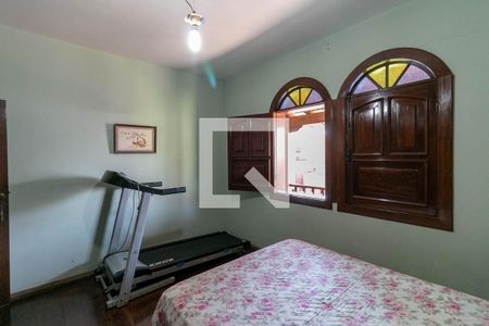Casa à venda com 300m², 4 quartos e 4 vagas Casa à venda com 300m², 4 quartos e 4 vagasQuarto 1