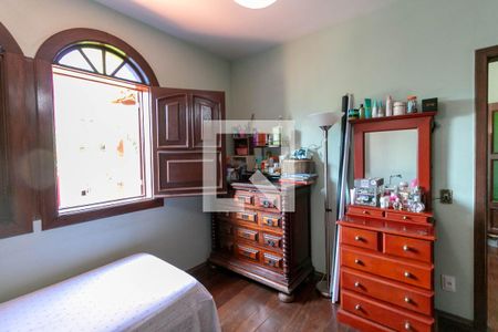Casa à venda com 300m², 4 quartos e 4 vagas Casa à venda com 300m², 4 quartos e 4 vagasQuarto Suíte
