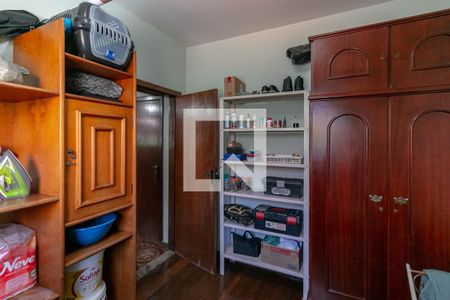 Casa à venda com 300m², 4 quartos e 4 vagas Casa à venda com 300m², 4 quartos e 4 vagasQuarto 3