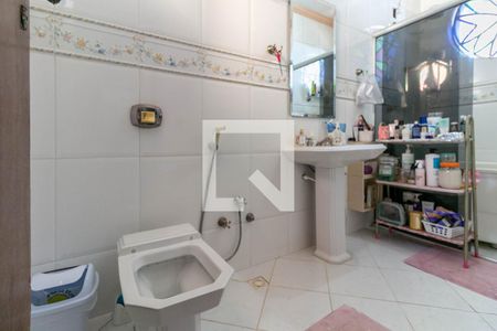 Casa à venda com 300m², 4 quartos e 4 vagas Casa à venda com 300m², 4 quartos e 4 vagasBanheiro da Suíte