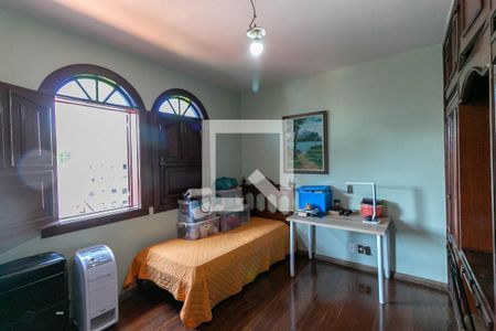 Casa à venda com 300m², 4 quartos e 4 vagas Casa à venda com 300m², 4 quartos e 4 vagasQuarto 2