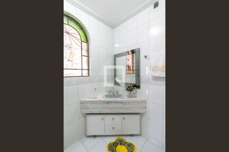 Casa à venda com 300m², 4 quartos e 4 vagas Casa à venda com 300m², 4 quartos e 4 vagasBanheiro Social