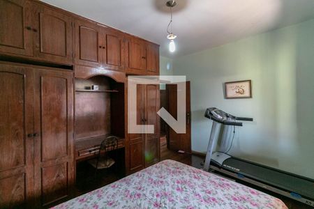 Casa à venda com 300m², 4 quartos e 4 vagas Casa à venda com 300m², 4 quartos e 4 vagasQuarto 1