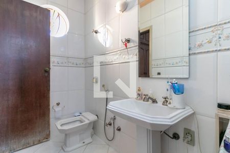 Casa à venda com 300m², 4 quartos e 4 vagas Casa à venda com 300m², 4 quartos e 4 vagasBanheiro da Suíte