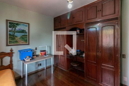 Casa à venda com 300m², 4 quartos e 4 vagas Casa à venda com 300m², 4 quartos e 4 vagasQuarto 2