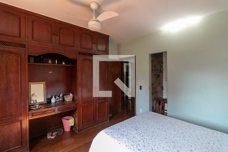 Casa à venda com 300m², 4 quartos e 4 vagas Casa à venda com 300m², 4 quartos e 4 vagasQuarto Suíte 2