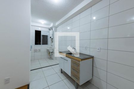 Corredor de apartamento para alugar com 2 quartos, 42m² em Vila Graciosa, São Paulo