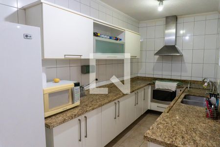 Casa à venda com 142m², 3 quartos e 2 vagas Casa à venda com 142m², 3 quartos e 2 vagasCozinha