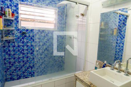 Casa à venda com 142m², 3 quartos e 2 vagas Casa à venda com 142m², 3 quartos e 2 vagasBanheiro