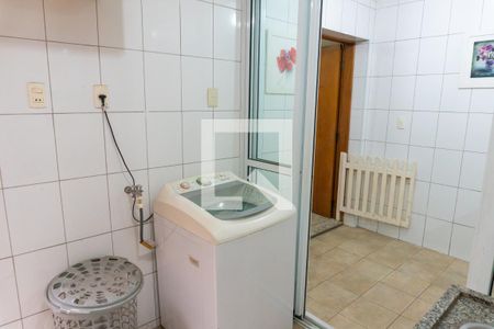 Casa à venda com 142m², 3 quartos e 2 vagas Casa à venda com 142m², 3 quartos e 2 vagasÁrea de Serviço