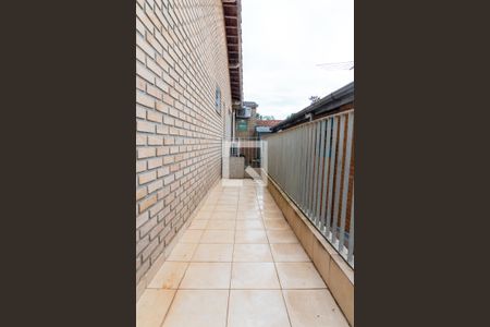 Casa à venda com 142m², 3 quartos e 2 vagas Casa à venda com 142m², 3 quartos e 2 vagasSacada