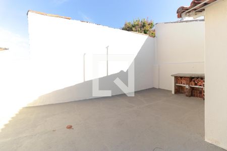 Casa à venda com 171m², 2 quartos e 1 vaga Casa à venda com 171m², 2 quartos e 1 vagaQuintal