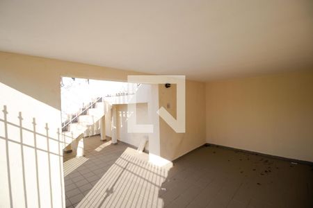 Casa à venda com 171m², 2 quartos e 1 vaga Casa à venda com 171m², 2 quartos e 1 vagaGaragem