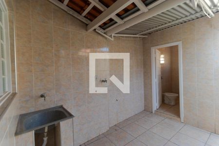 Casa à venda com 171m², 2 quartos e 1 vaga Casa à venda com 171m², 2 quartos e 1 vagaÁrea de Serviço