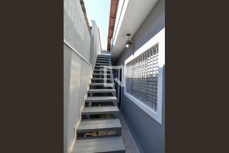 Casa para alugar com 96m², 2 quartos e 1 vagaEscada de Entrada