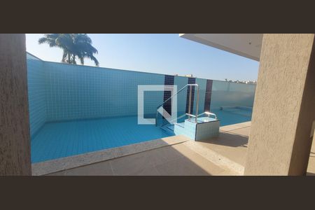 Apartamento à venda com 66m², 2 quartos e 1 vaga Apartamento à venda com 66m², 2 quartos e 1 vagaÁrea comum - Piscina