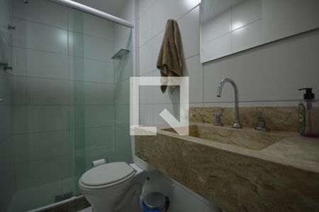 Apartamento à venda com 66m², 2 quartos e 1 vagaBanheiro Social