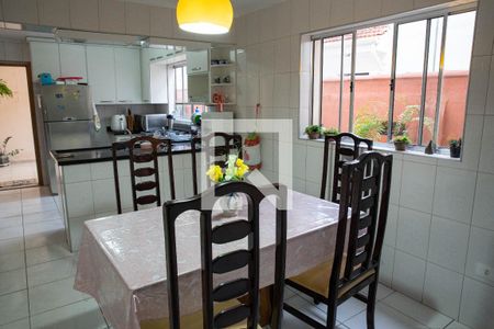 Casa para alugar com 236m², 4 quartos e 2 vagasCozinha