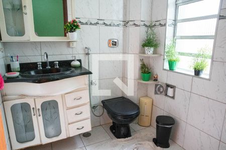 Casa para alugar com 236m², 4 quartos e 2 vagasBanheiro 1