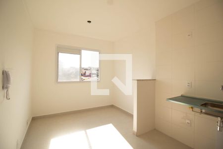 Sala / Cozinha de apartamento para alugar com 2 quartos, 34m² em Piqueri, São Paulo