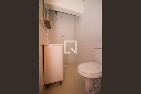 Banheiro de kitnet/studio à venda com 1 quarto, 32m² em Centro Histórico, Porto Alegre
