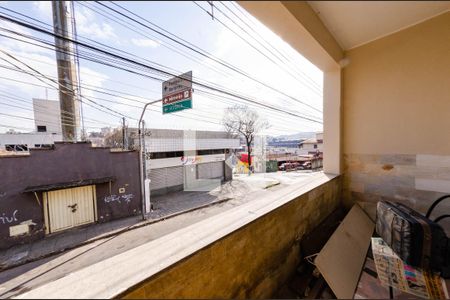 Varanda de casa à venda com 4 quartos, 280m² em Carlos Prates, Belo Horizonte