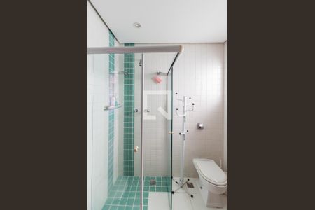 Casa à venda com 311m², 4 quartos e 4 vagas Casa à venda com 311m², 4 quartos e 4 vagasBanheiro social