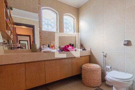 Casa à venda com 311m², 4 quartos e 4 vagas Casa à venda com 311m², 4 quartos e 4 vagasBanheiro da Suíte 1