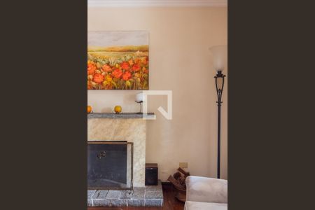 Casa à venda com 311m², 4 quartos e 4 vagas Casa à venda com 311m², 4 quartos e 4 vagasSala