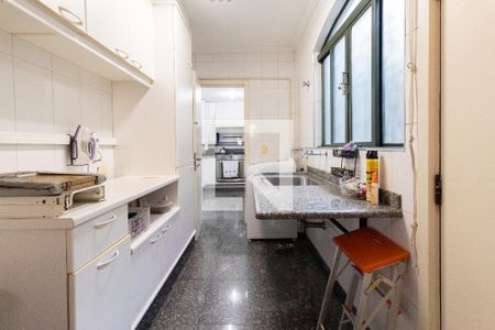 Casa à venda com 311m², 4 quartos e 4 vagas Casa à venda com 311m², 4 quartos e 4 vagasÁrea de Serviço