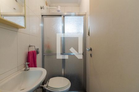 Casa à venda com 311m², 4 quartos e 4 vagas Casa à venda com 311m², 4 quartos e 4 vagasÁrea de Serviço - banheiro