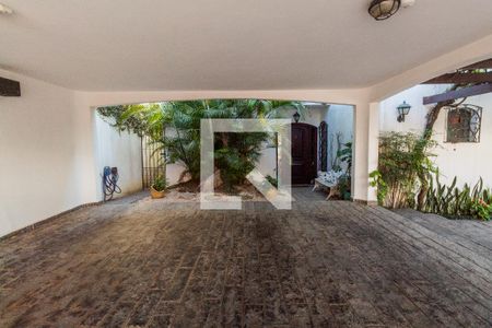 Casa à venda com 311m², 4 quartos e 4 vagas Casa à venda com 311m², 4 quartos e 4 vagasGaragem