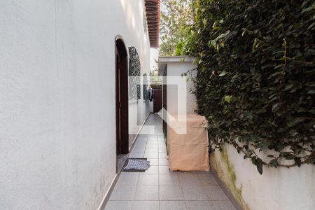 Casa à venda com 311m², 4 quartos e 4 vagas Casa à venda com 311m², 4 quartos e 4 vagasÁrea externa - Lavanderia