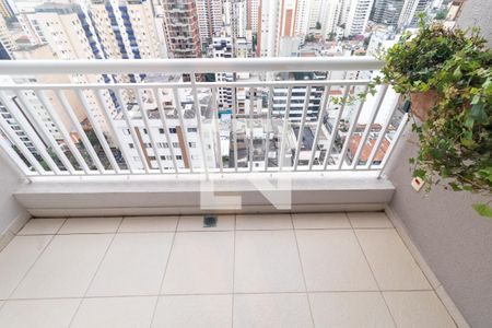 Varanda  - acesso pelo quarto e suíte de apartamento à venda com 2 quartos, 65m² em Pinheiros, São Paulo