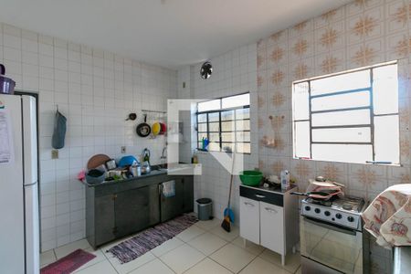 Casa à venda com 200m², 4 quartos e 3 vagas Casa à venda com 200m², 4 quartos e 3 vagasCozinha