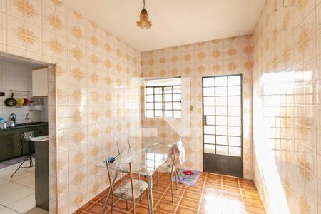 Casa à venda com 200m², 4 quartos e 3 vagas Casa à venda com 200m², 4 quartos e 3 vagasCopa