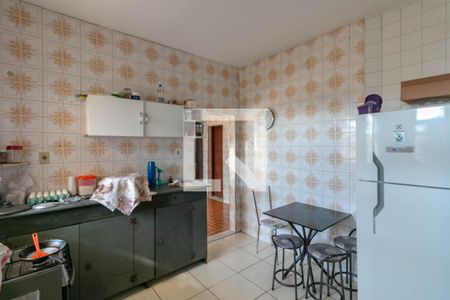 Casa à venda com 200m², 4 quartos e 3 vagas Casa à venda com 200m², 4 quartos e 3 vagasCozinha