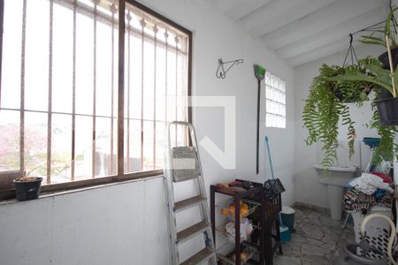 Casa à venda com 177m², 2 quartos e 2 vagas Casa à venda com 177m², 2 quartos e 2 vagasÁrea de Serviço