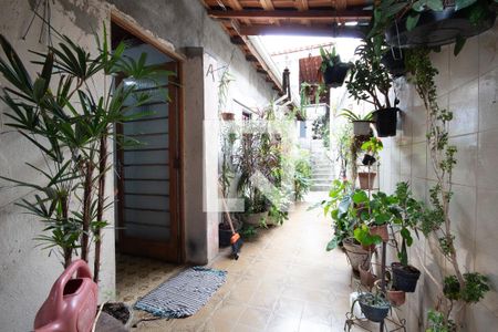 Casa à venda com 177m², 2 quartos e 2 vagas Casa à venda com 177m², 2 quartos e 2 vagasQuintal