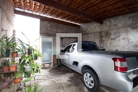 Casa à venda com 177m², 2 quartos e 2 vagas Casa à venda com 177m², 2 quartos e 2 vagasGaragem