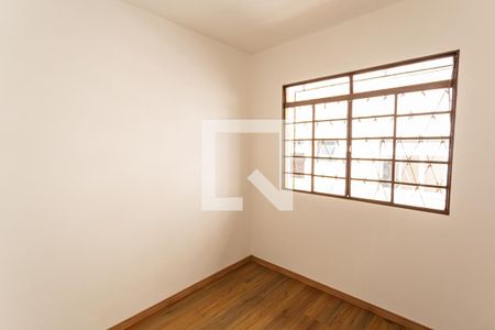 Quarto 2 de apartamento para alugar com 3 quartos, 56m² em Santa Efigênia, Belo Horizonte