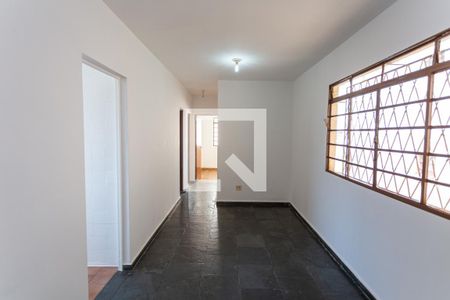 Sala de apartamento para alugar com 3 quartos, 56m² em Santa Efigênia, Belo Horizonte